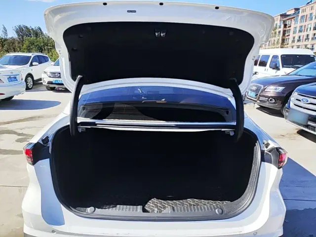 Geely Galaxy L6 — Фото автомобиля 18