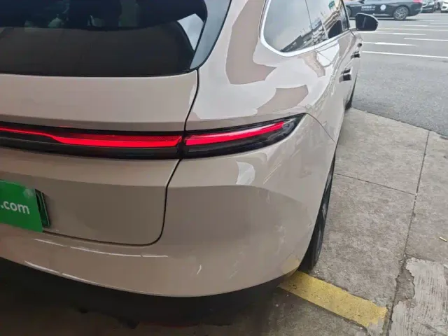 Nio ET5 Touring — Фото автомобиля 7