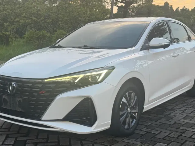 Фотография автомобиля — Changan Eado