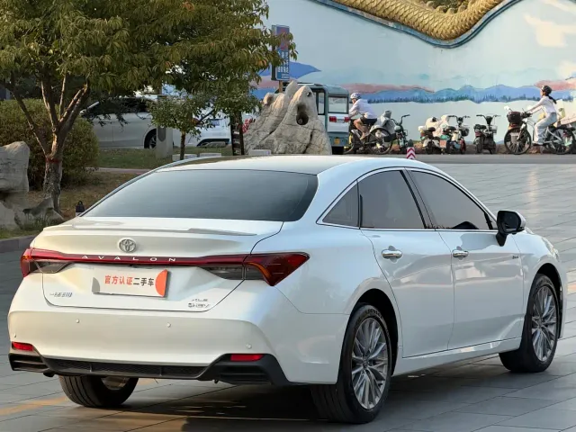 Toyota Avalon — Фото автомобиля 6