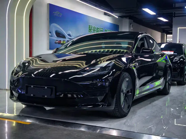 Фотография автомобиля — Tesla Model 3
