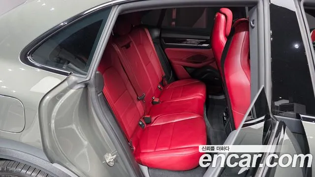 Porsche Macan Electric — Фото автомобиля 17