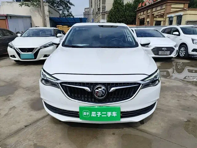 Buick Excelle — Фото автомобиля 2