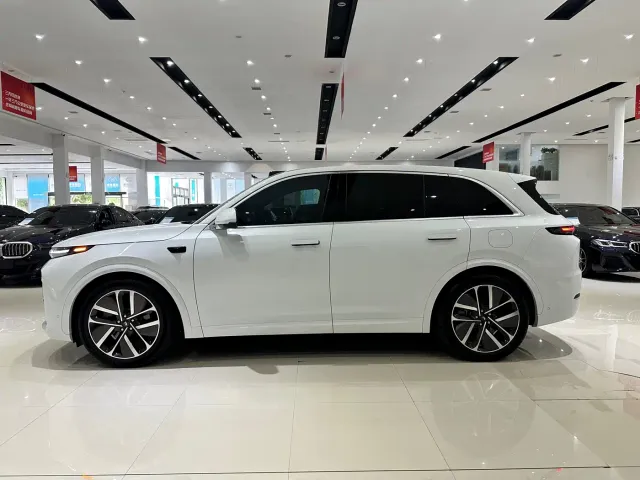 Li Auto L7 — Фото автомобиля 5