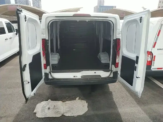 JMC E-Fushun — Фото автомобиля 18