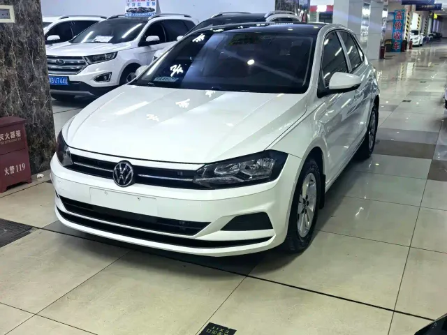 Volkswagen Polo — Фото автомобиля 2