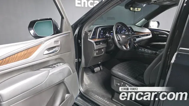 Cadillac Escalade 5th Gen — Фото автомобиля 10