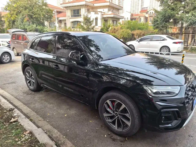 Audi Q5L — Фото автомобиля 2