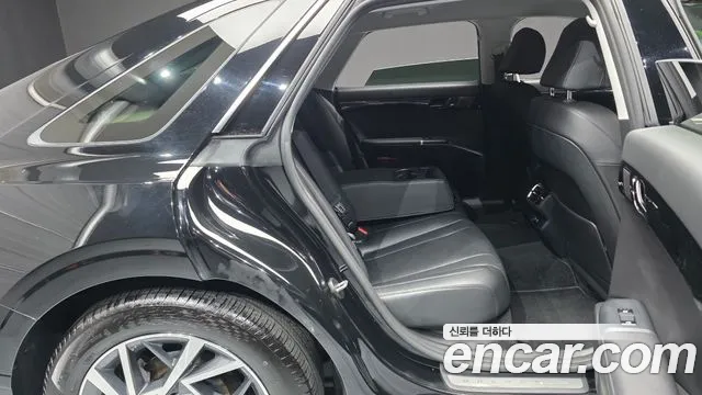 Hyundai Grandeur GN7 — Фото автомобиля 12