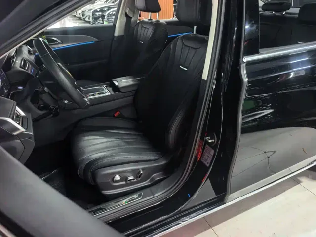 Hongqi H5 — Фото автомобиля 12