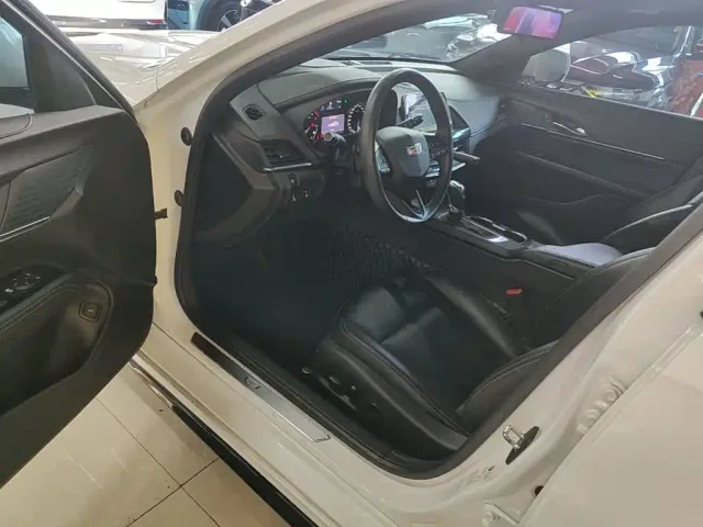 Cadillac CT4 — Фото автомобиля 15