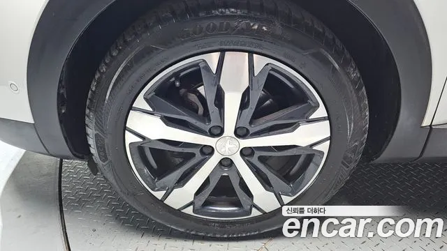 Peugeot 3008 — Фото автомобиля 4