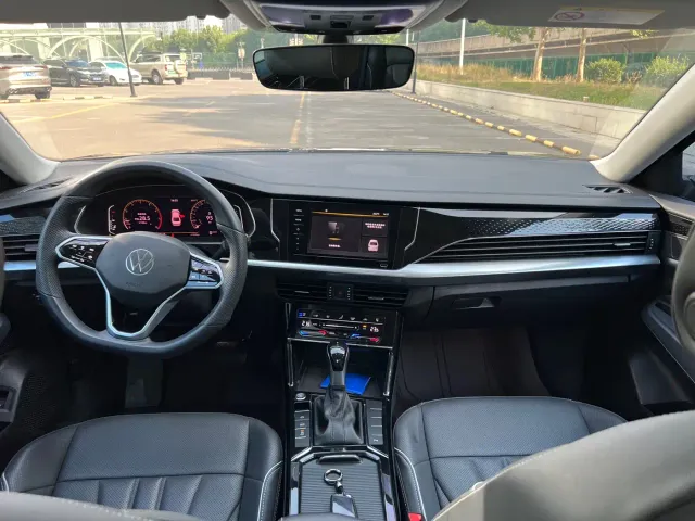 Volkswagen Passat — Фото автомобиля 18