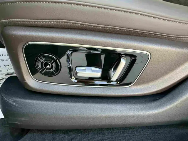 Li Auto L9 — Фото автомобиля 10