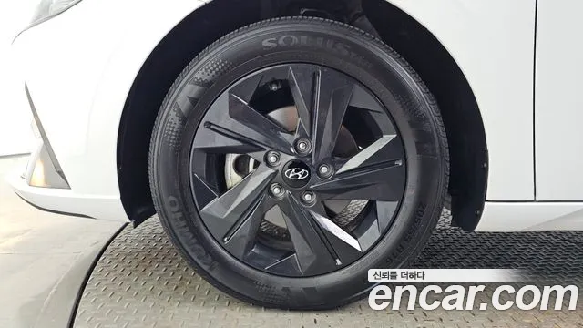 Hyundai Avante CN7 — Фото автомобиля 5