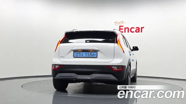 Kia Niro — Фото автомобиля 4