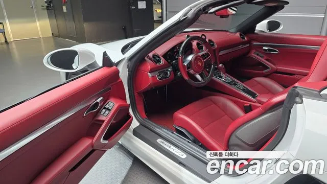 Porsche 718 — Фото автомобиля 15