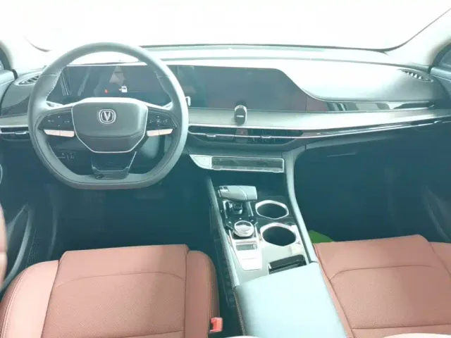 Changan Eado — Фото автомобиля 9