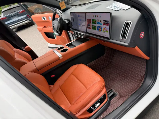 Li Auto L7 — Фото автомобиля 13