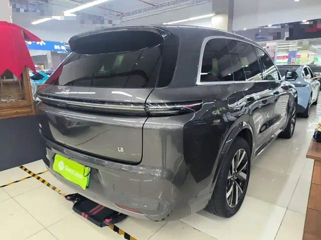 Li Auto L8 — Фото автомобиля 6