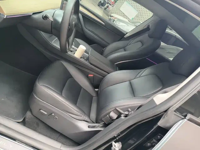 Tesla Model Y — Фото автомобиля 14