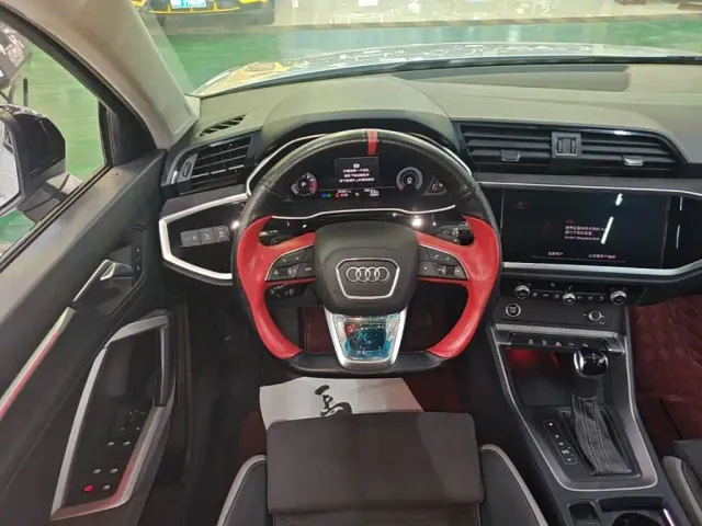 Audi Q3 — Фото автомобиля 10