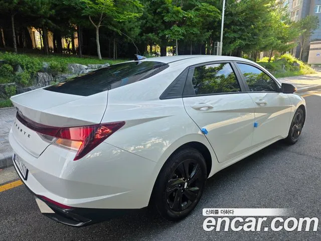 Hyundai AVANTE Avante (CN7) — Фото автомобиля 4