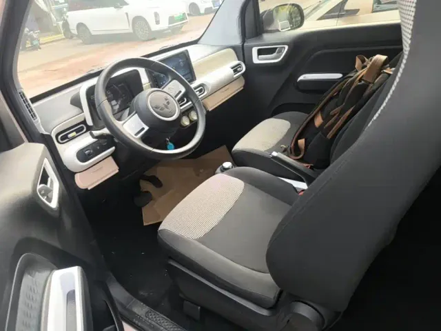 Wuling Hongguang Mini EV — Фото автомобиля 10