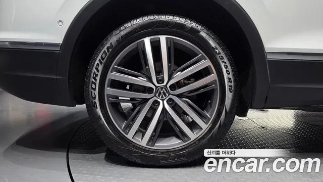 Volkswagen Tiguan — Фото автомобиля 4
