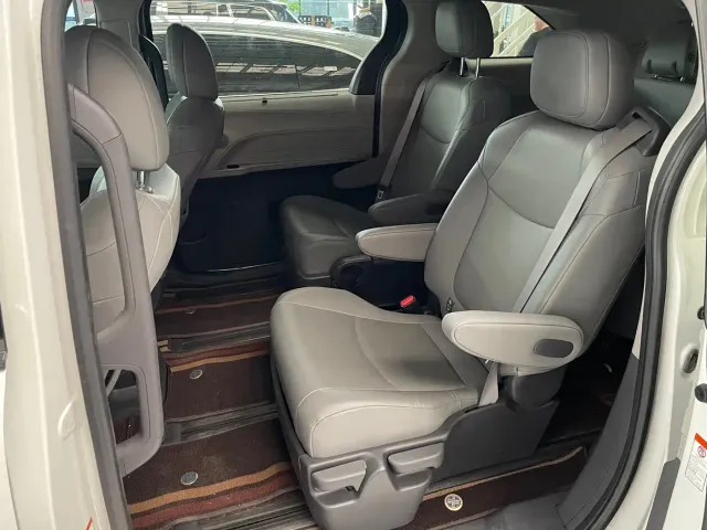 Toyota Granvia — Фото автомобиля 10