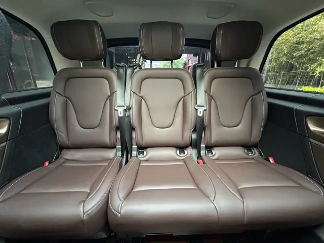 Mercedes-Benz V-Class — Фото автомобиля 19