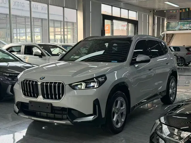 Фотография автомобиля — BMW X1