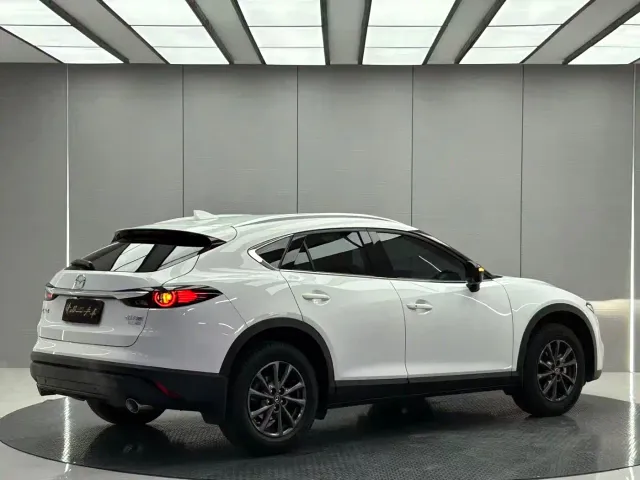 Mazda CX-4 — Фото автомобиля 5