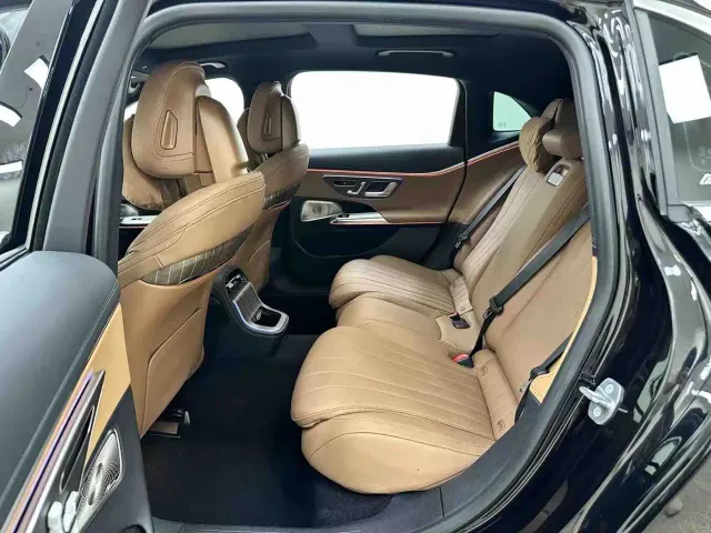 Mercedes-Benz E-Class — Фото автомобиля 15