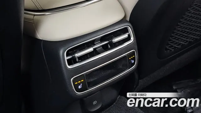 Genesis GV70 2.5T Бензин 2WD — Фото автомобиля 17
