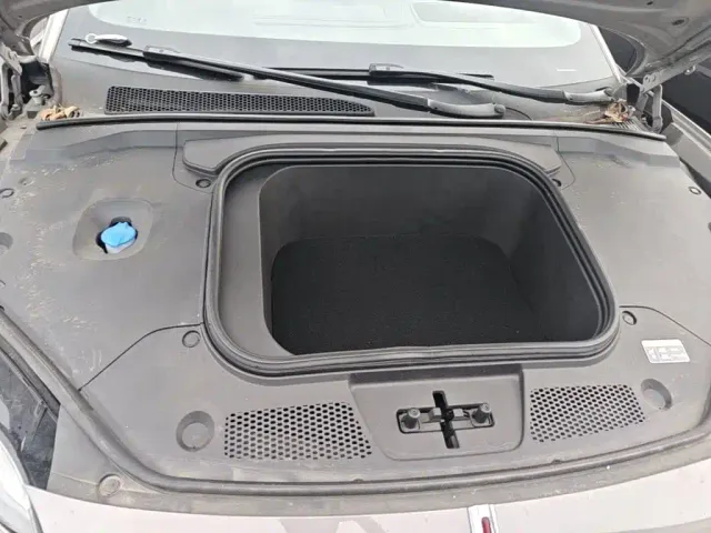 Hongqi EH7 — Фото автомобиля 19
