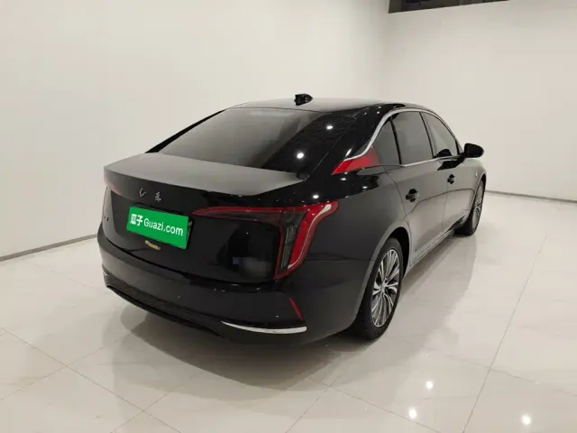 Hongqi E-QM5 — Фото автомобиля 4