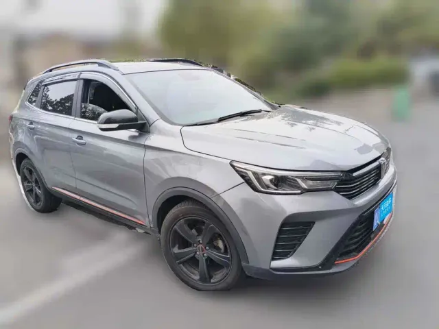 Roewe RX3 — Фото автомобиля 3