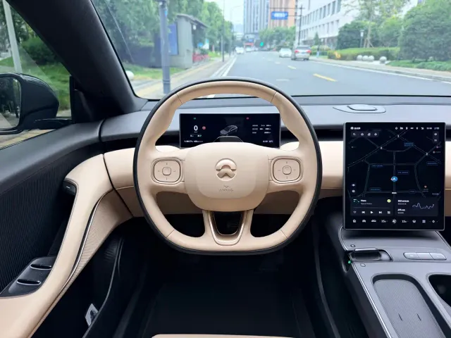 Nio ET5 Touring — Фото автомобиля 16
