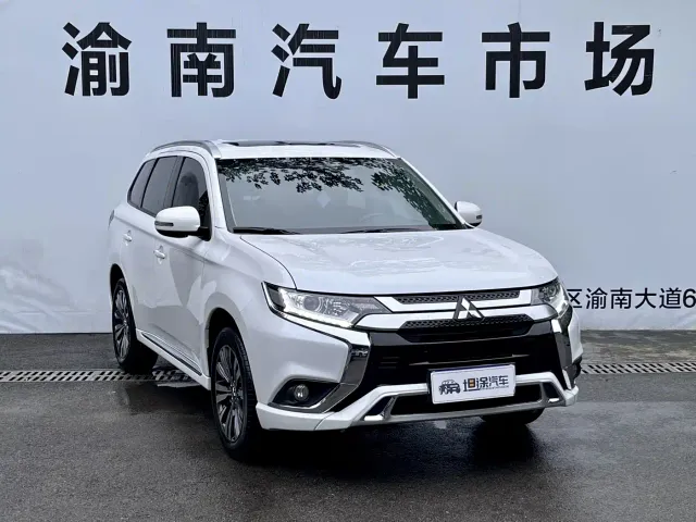 Mitsubishi Outlander — Фото автомобиля 3