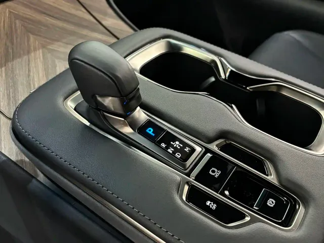 Lexus LM — Фото автомобиля 18