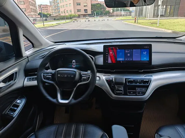 Roewe iMAX8 — Фото автомобиля 11