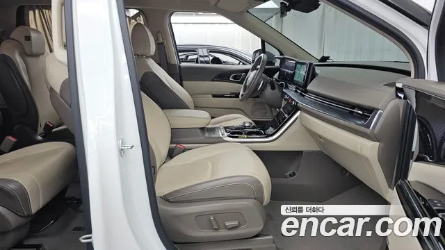Kia Carnival Generation 4 — Фото автомобиля 11