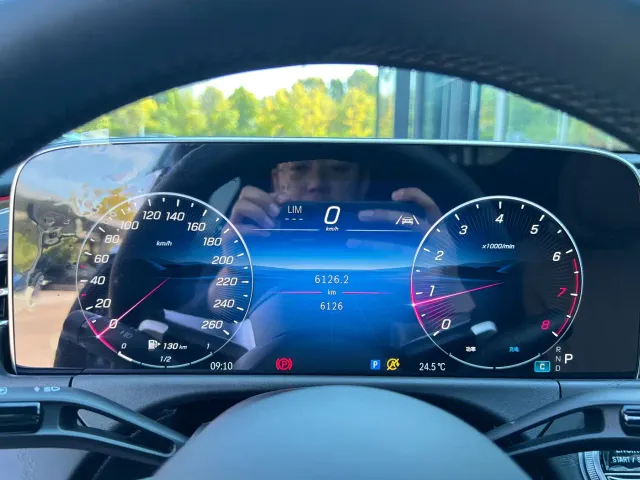 Mercedes-Benz E-Class — Фото автомобиля 13