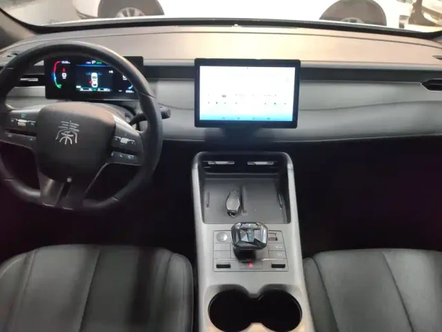 BYD Qin PLUS — Фото автомобиля 12
