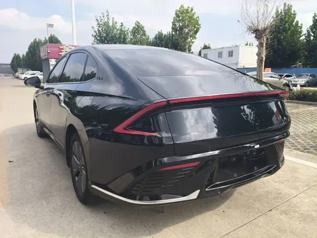 Wuling Starlight — Фото автомобиля 4