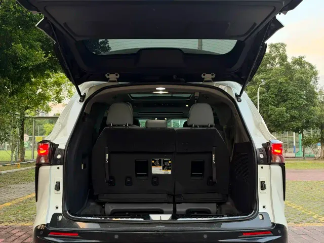 Toyota Granvia — Фото автомобиля 13