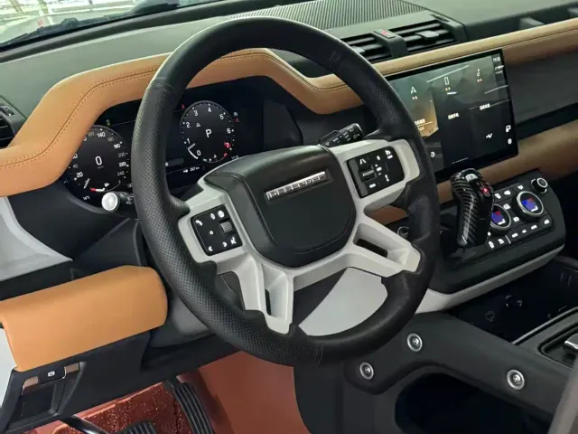 Land Rover Defender — Фото автомобиля 4