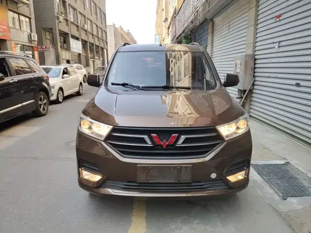 Wuling Hongguang — Фото автомобиля 2