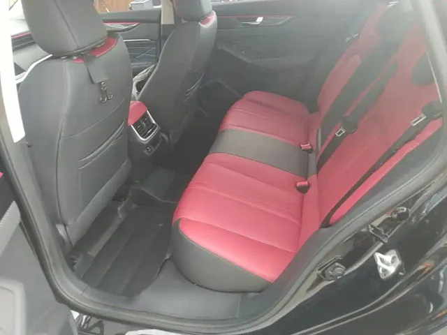 Dongfeng Yixuan MAX — Фото автомобиля 16